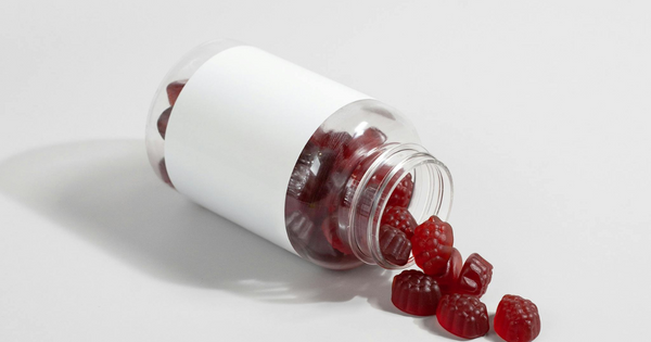Vitaminas que ajudam no foco e produtividade feminina: saiba quais incluir na rotina